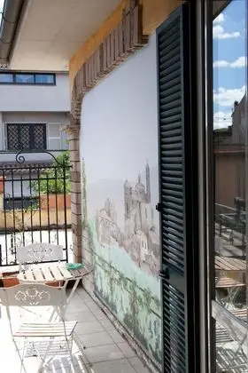 Büyük Yataklı Tek Kişilik Oda