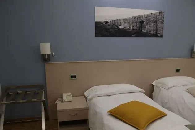 Üç Kişilik Oda