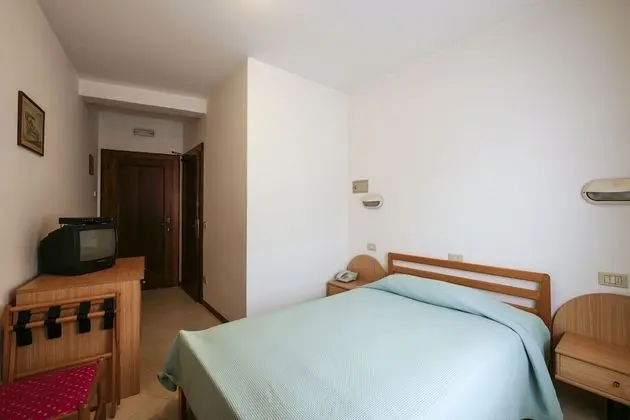 Tek Büyük veya İki Ayrı Yataklı Oda, 1 Büyük (Queen) Boy Yatak, Sigara İçilmez