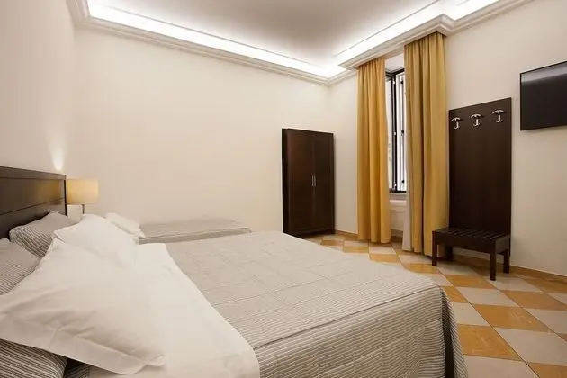 Üç Kişilik Oda