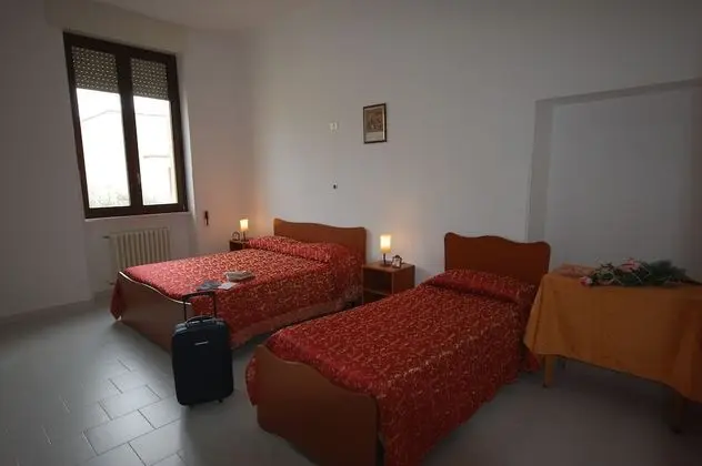 Üç Kişilik Oda