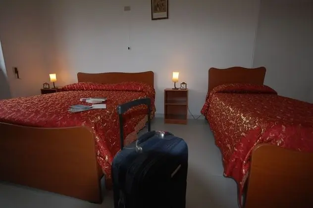Üç Kişilik Oda