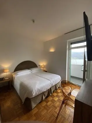 Junior Tek Büyük veya İki Ayrı Yataklı Oda