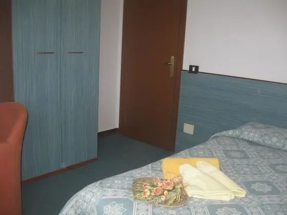 Tek Kişilik Oda, 1 Tek Kişilik Yatak, Sigara İçilmez