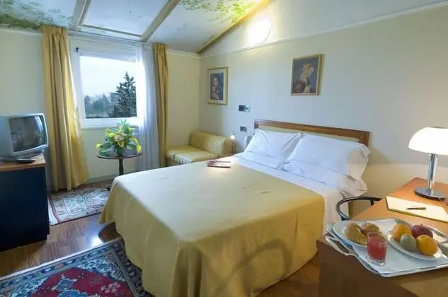 Tek Büyük veya İki Ayrı Yataklı Oda