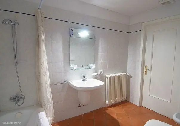 Üç Kişilik Oda