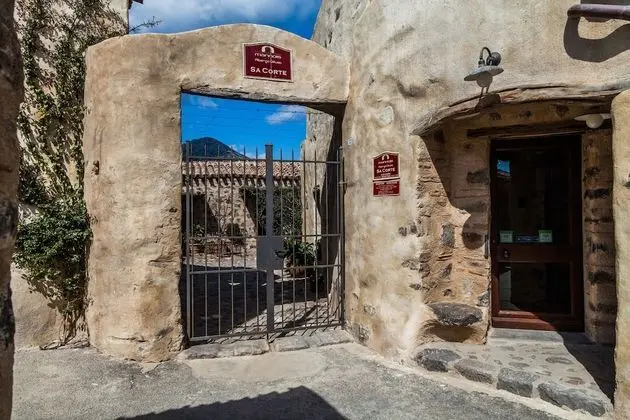 Süit, Veranda, Ek Bina (on 2 levels, internal staircase)