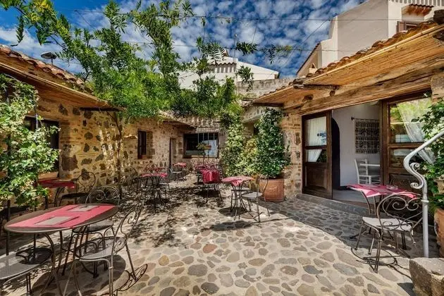 Süit, Veranda, Ek Bina (on 2 levels, internal staircase)