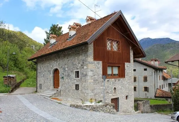 Cjase Dai Fornasirs (Via del Monte, Raveo)