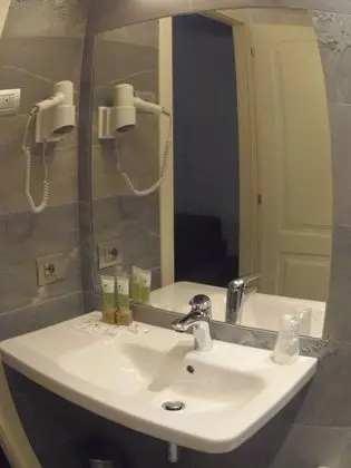 Tek Büyük Yataklı Oda (103)