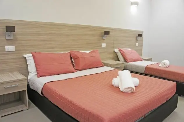 Comfort Üç Kişilik Oda, Birden Çok Yatak, Şehir Manzaralı (LA FERROVIA)