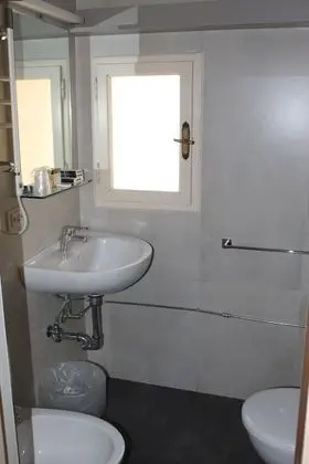 Standard Tek Büyük veya İki Ayrı Yataklı Oda