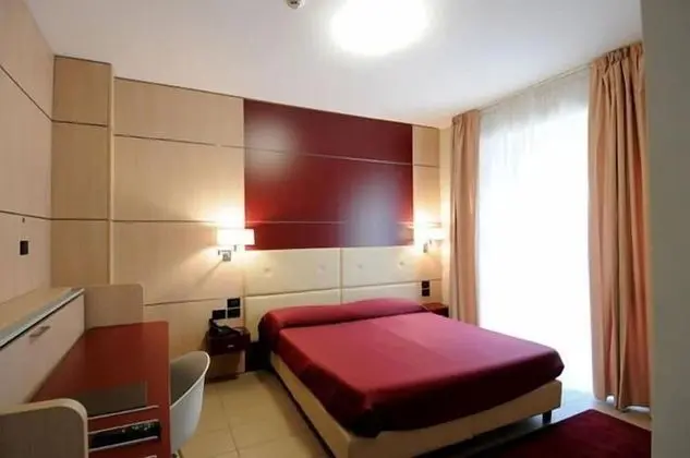 Üç Kişilik Oda