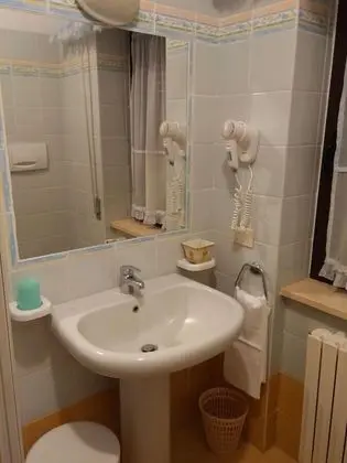 Basic Tek Büyük veya İki Ayrı Yataklı Oda