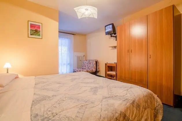 Basic Tek Büyük veya İki Ayrı Yataklı Oda