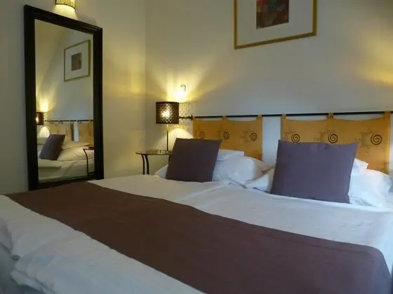 Comfort Tek Büyük veya İki Ayrı Yataklı Oda