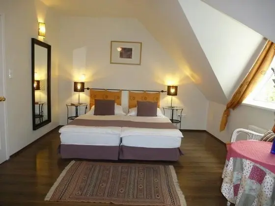 Comfort Tek Büyük veya İki Ayrı Yataklı Oda