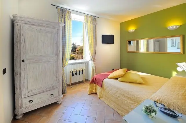 Traditional Tek Büyük Yataklı Oda (Classic)