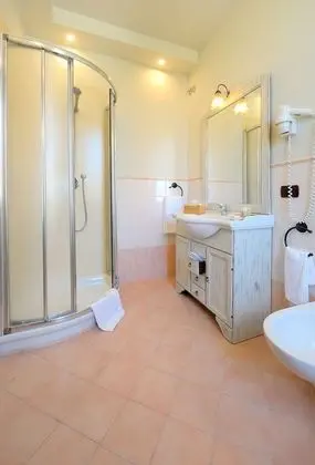 Traditional Tek Büyük Yataklı Oda (Classic)