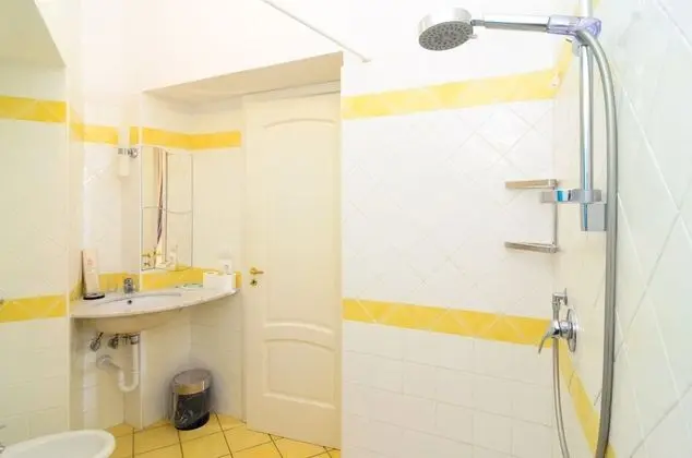 Tek Büyük veya İki Ayrı Yataklı Oda