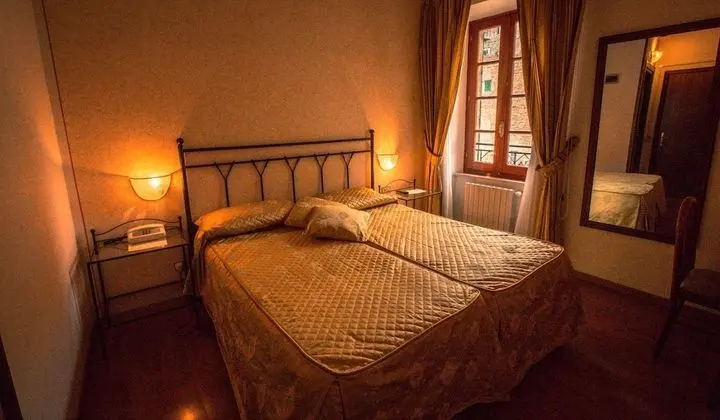 Standard Tek Büyük veya İki Ayrı Yataklı Oda