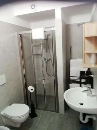 Üç Kişilik Oda