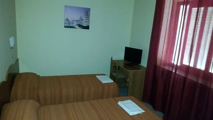 Büyük Yataklı Tek Kişilik Oda