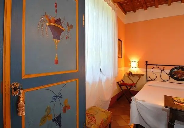 Büyük Yataklı Tek Kişilik Oda