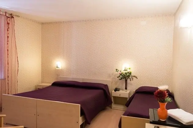 Tek Büyük veya İki Ayrı Yataklı Oda