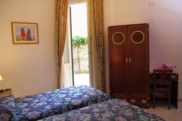 Standard Tek Büyük veya İki Ayrı Yataklı Oda