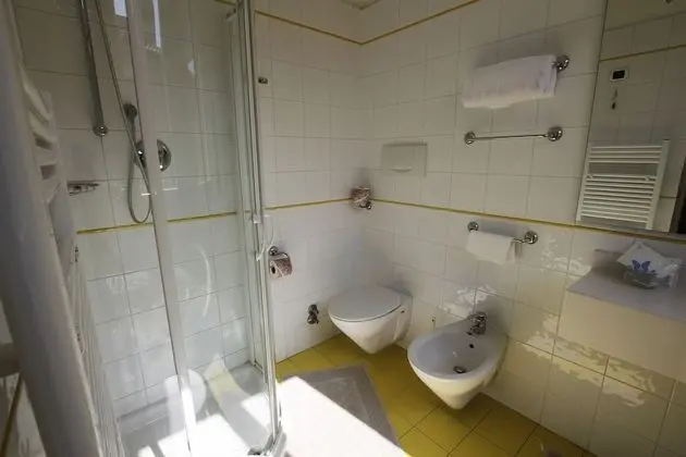 Standard Tek Büyük veya İki Ayrı Yataklı Oda