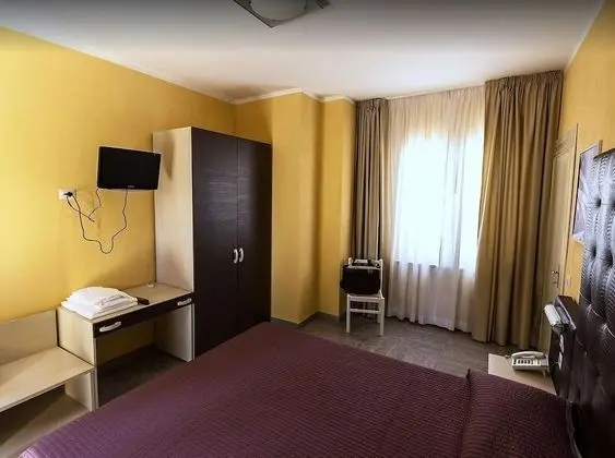 Tek Büyük Yataklı Oda