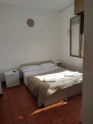 Tek Büyük Yataklı Oda, Sigara İçilmez