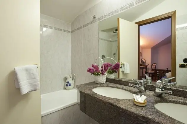 Tek Büyük veya İki Ayrı Yataklı Oda