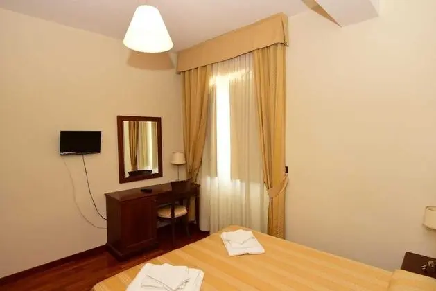 Classic Tek Büyük veya İki Ayrı Yataklı Oda