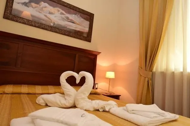 Classic Tek Büyük veya İki Ayrı Yataklı Oda