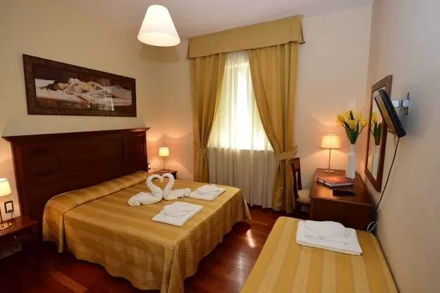 Classic Üç Kişilik Oda