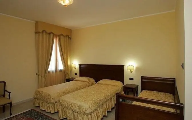 Superior Tek Büyük veya İki Ayrı Yataklı Oda