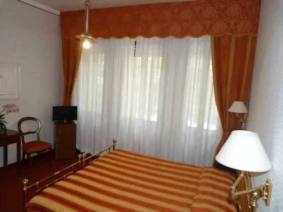 Deluxe Tek Büyük veya İki Ayrı Yataklı Oda