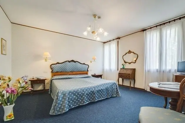 Deluxe Tek Büyük veya İki Ayrı Yataklı Oda