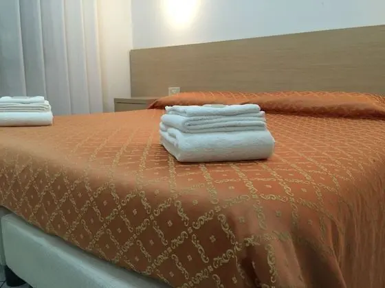 Büyük Yataklı Tek Kişilik Oda