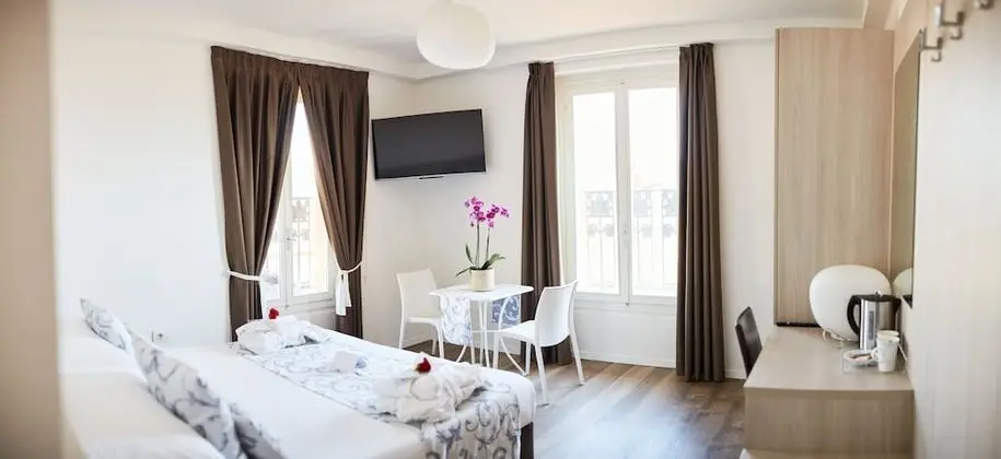 Comfort Tek Büyük veya İki Ayrı Yataklı Oda