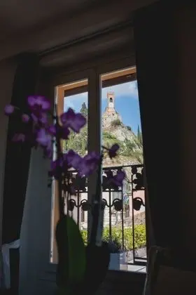 Comfort Tek Büyük veya İki Ayrı Yataklı Oda