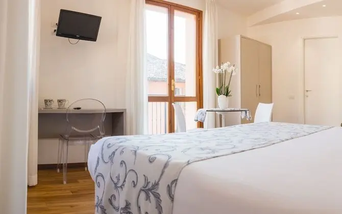 Comfort Tek Büyük veya İki Ayrı Yataklı Oda