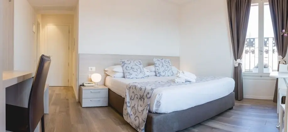 Comfort Tek Büyük veya İki Ayrı Yataklı Oda