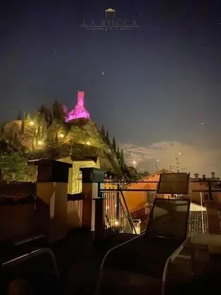 Comfort Tek Büyük veya İki Ayrı Yataklı Oda