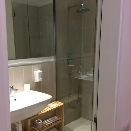 Comfort Tek Büyük veya İki Ayrı Yataklı Oda