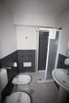 Basic Üç Kişilik Oda