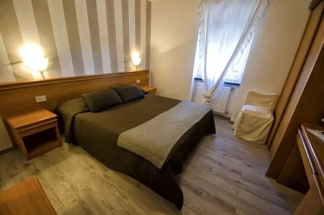 Büyük Yataklı Tek Kişilik Oda