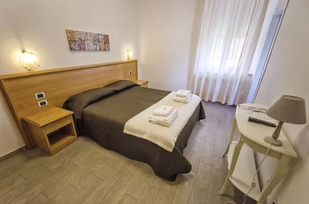 Büyük Yataklı Tek Kişilik Oda